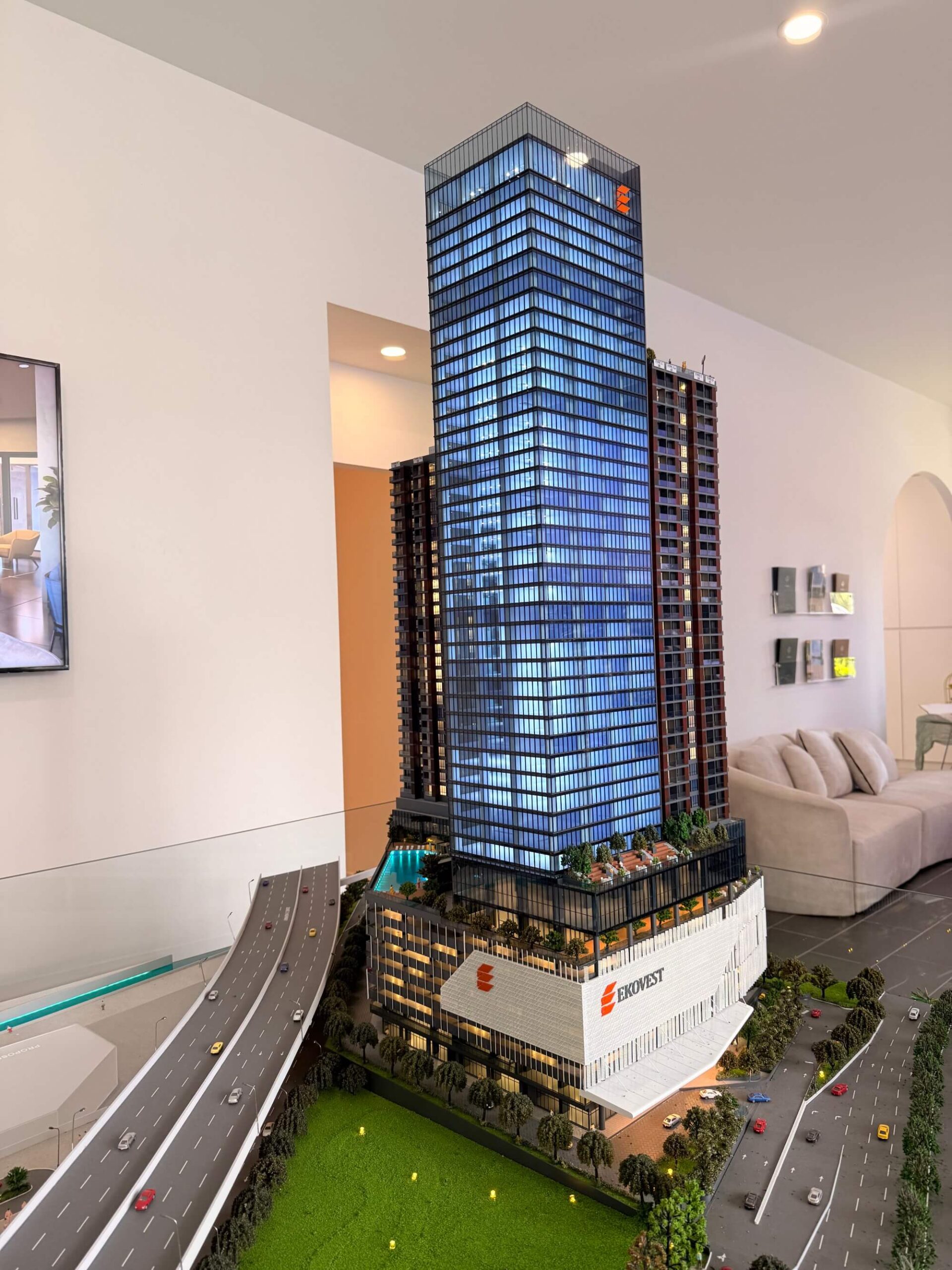 Gambaran Keseluruhan Galeri Jualan EkoTitiwangsa