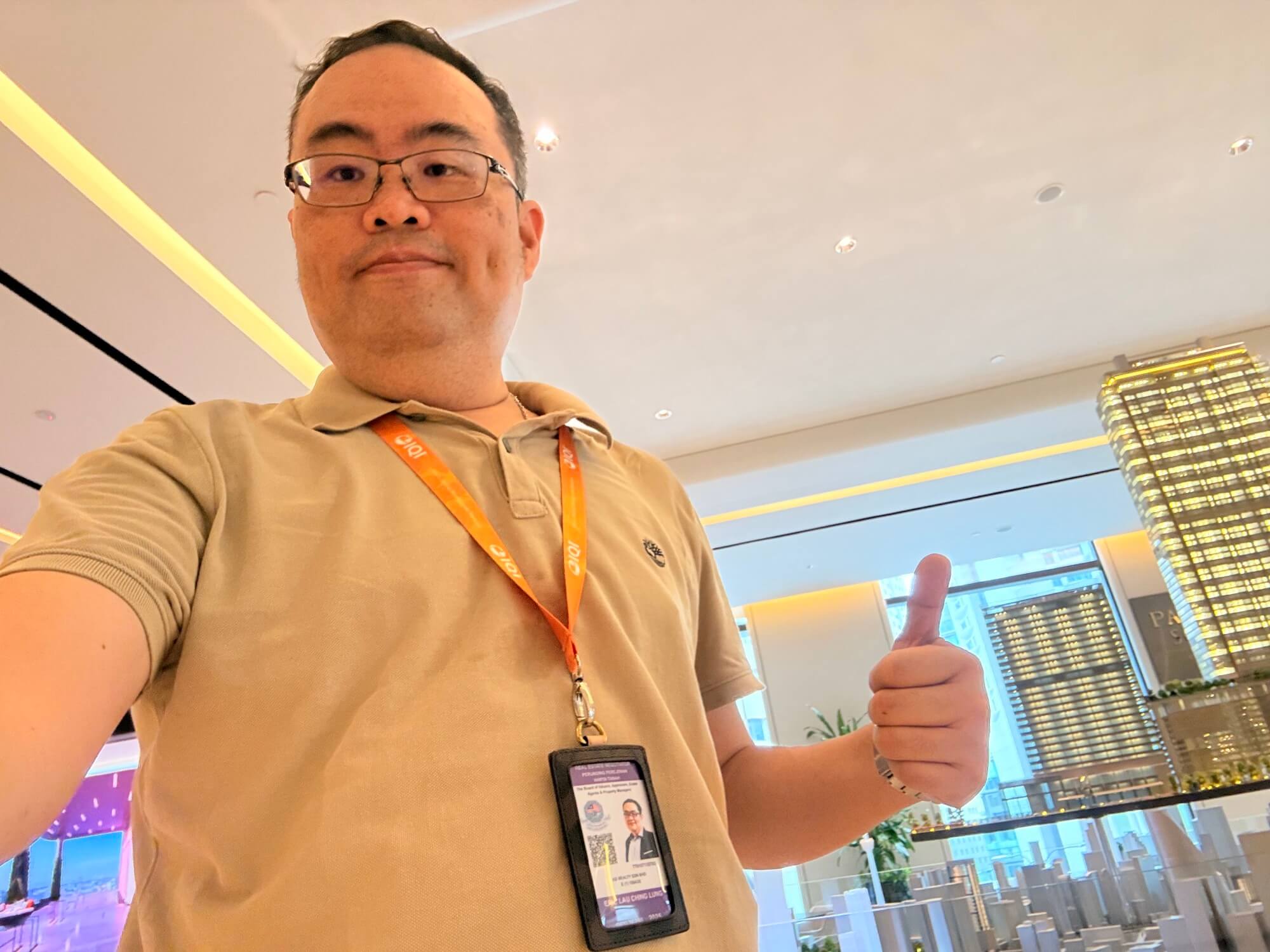 Pavilion Square Sales Gallery Discussion Area