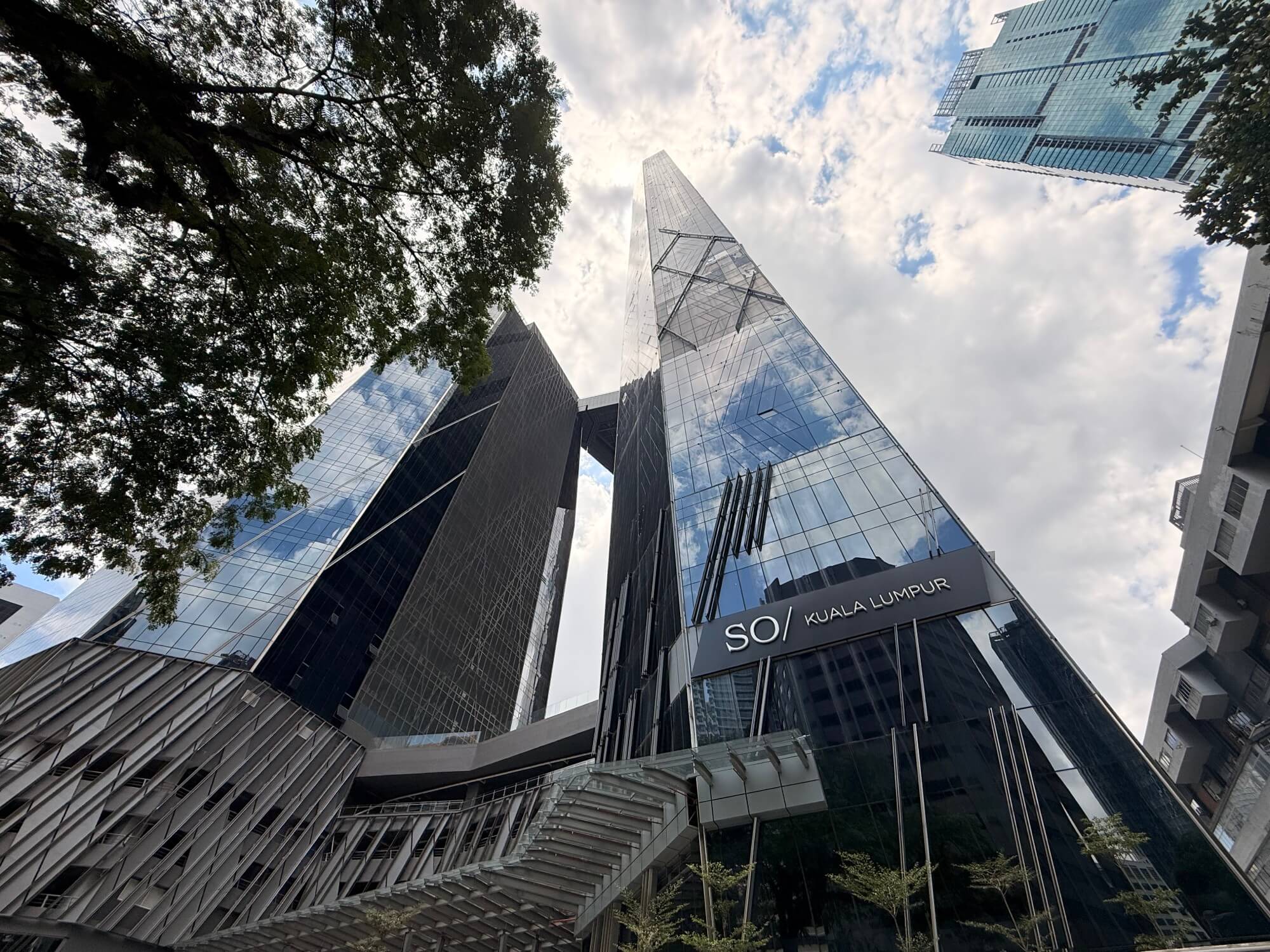 SO KL 品牌公寓 仰视建筑外观实景