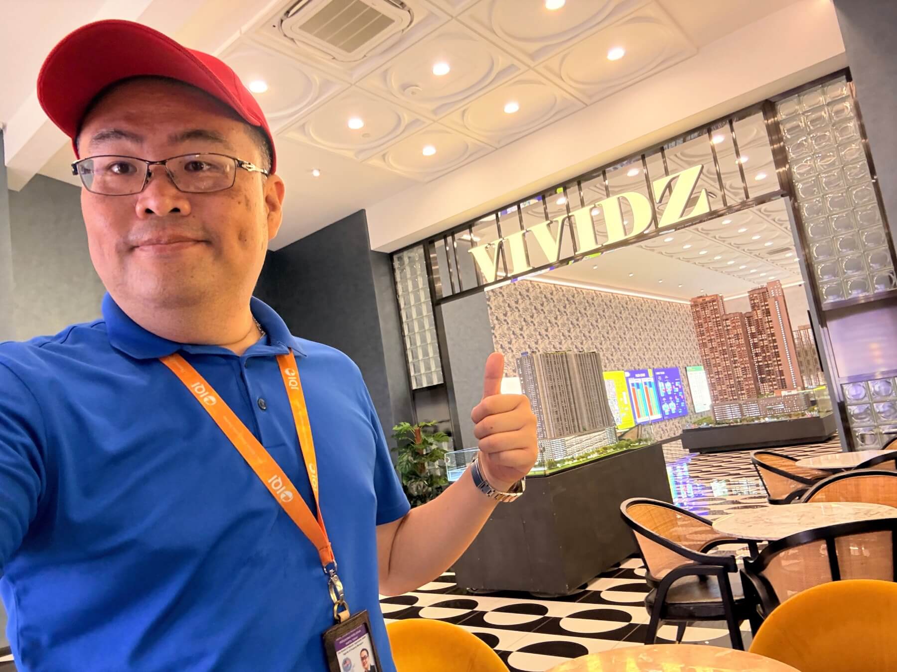 Meet Eric Lau at The Vividz Sales Gallery